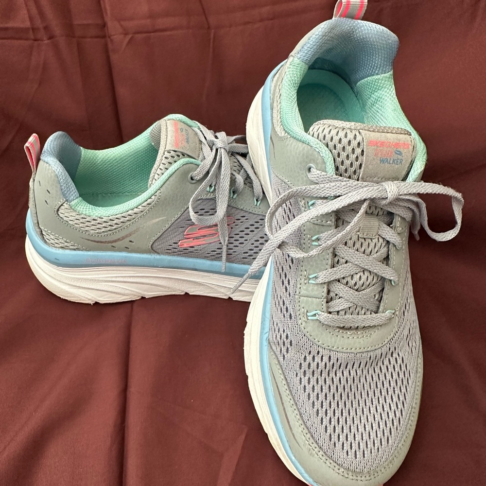Skechers D’LUX Walker Women's Mint and Gray Sneakers
